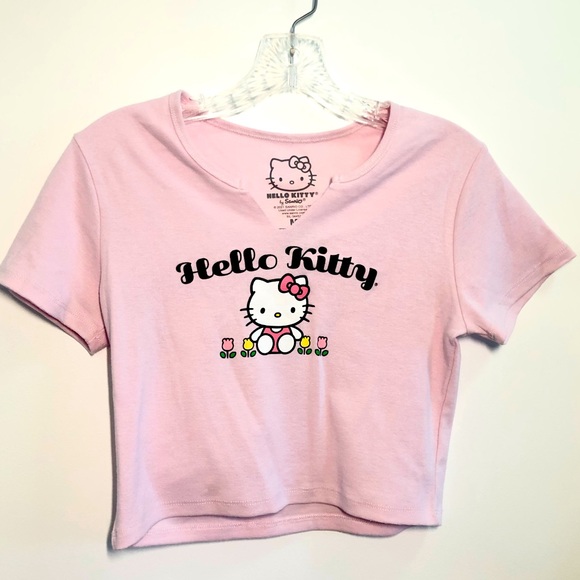 Hello Kitty Tops - NWOT Hello Kitty by Sanrio crop top shirt